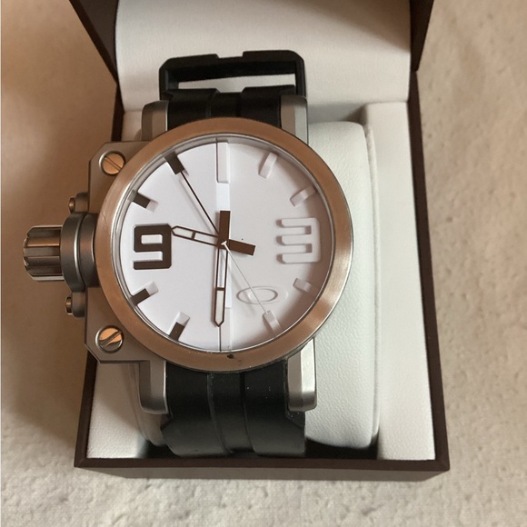 Oakley Black and Silver Men's Watch - Picture 1 of 12